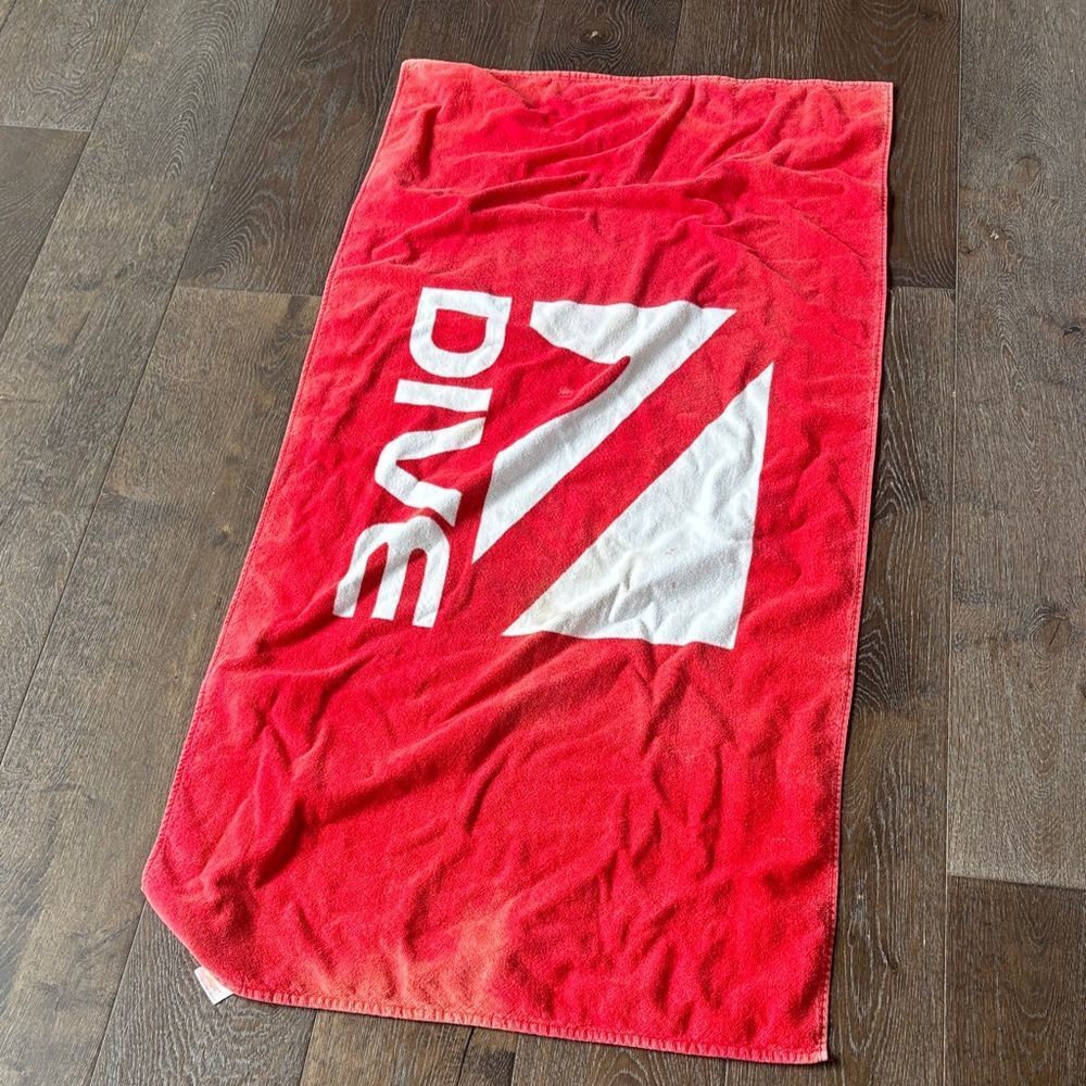 Vintage DIVE Red and White Beach Towel